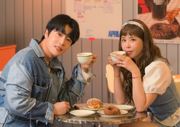 신지 문원 결혼 소식, 이혼·딸 고백까지… 대중의 반응은?